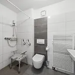 Barrierefrei - Privatparkplatz - Zentral Im Grünen * Magdeburg