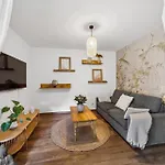 Barrierefrei - Privatparkplatz - Zentral Im Grünen Apartment