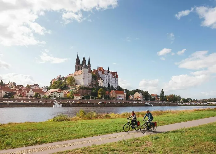 Barrierefrei - Privatparkplatz - Zentral Im Grünen Magdeburg