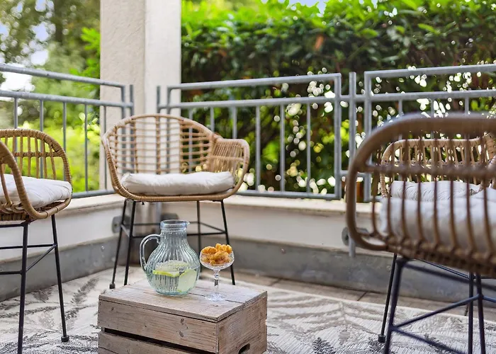 Barrierefrei - Privatparkplatz - Zentral Im Grünen Apartment Magdeburg